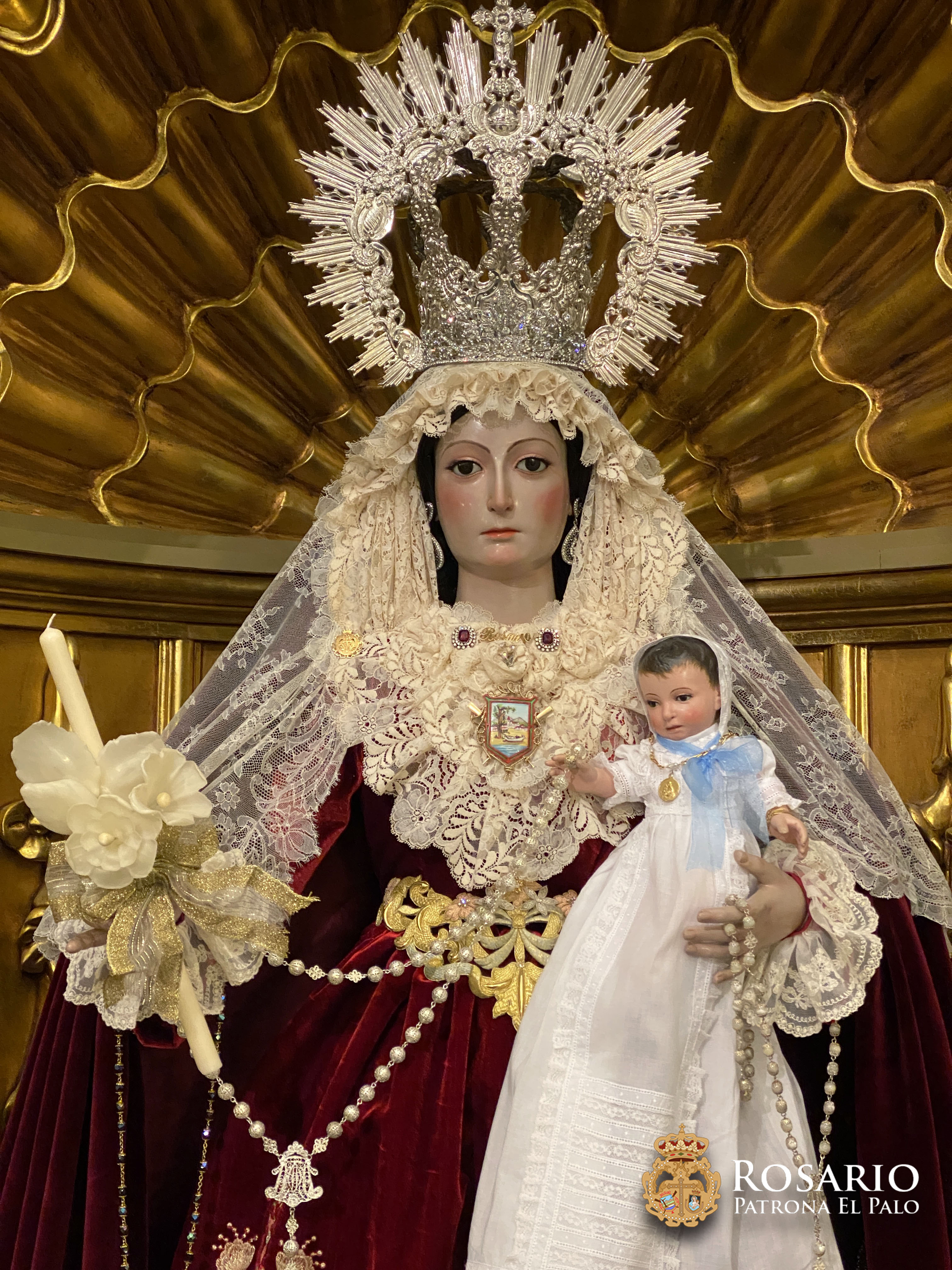 Nuestra Señora del Rosario ataviada para la consagración de Jesús