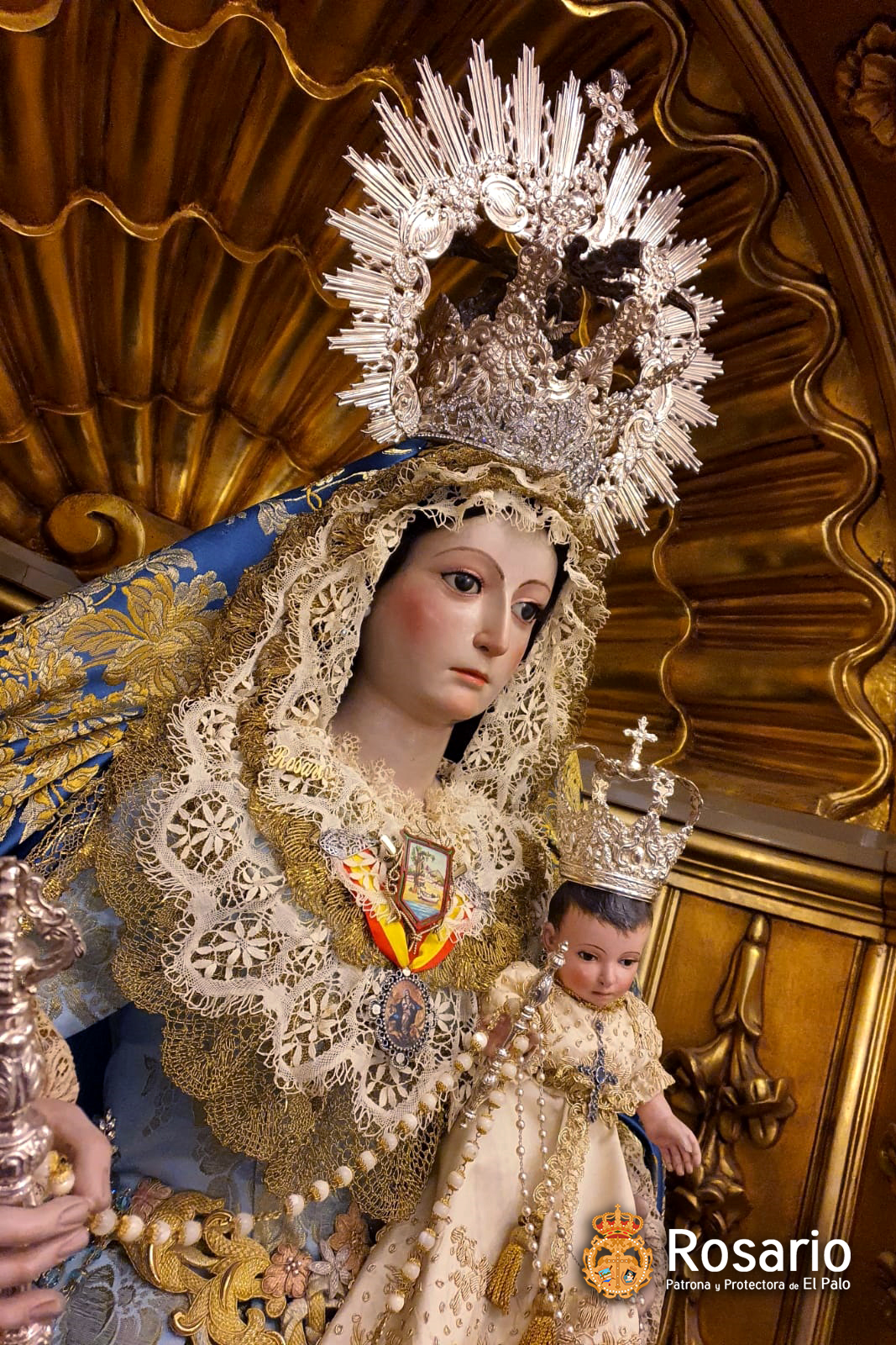 La Virgen del Rosario vestida para la Inmaculada Concepción