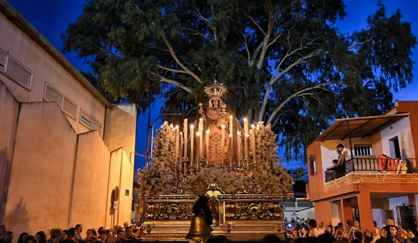 El Palo, arropó su a Virgen en su Procesión de Gloria.