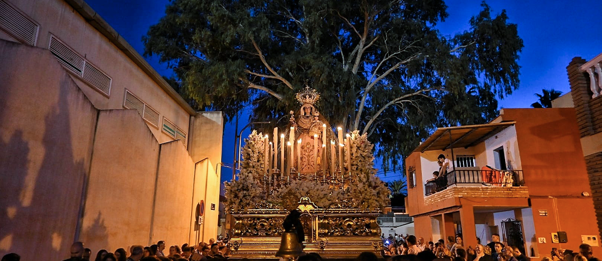 El Palo, arropó su a Virgen en su Procesión de Gloria.