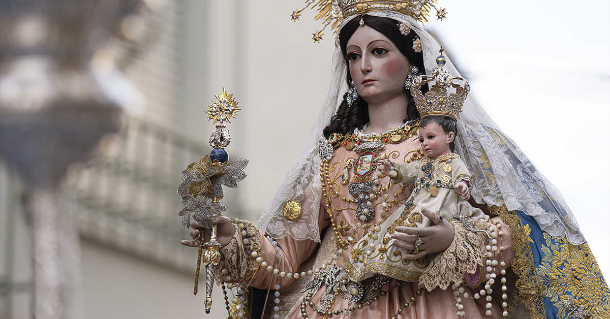 Nuestra Patrona y Protectora volvió a reunir a sus fieles en el Rosario Vespertino
