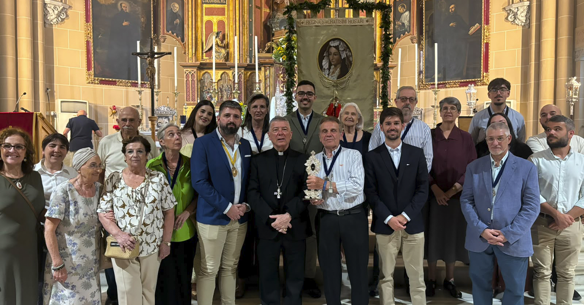 El Palo peregrina al Sagrado Corazón y recibe una reliquia del Beato Tiburcio Arnaiz