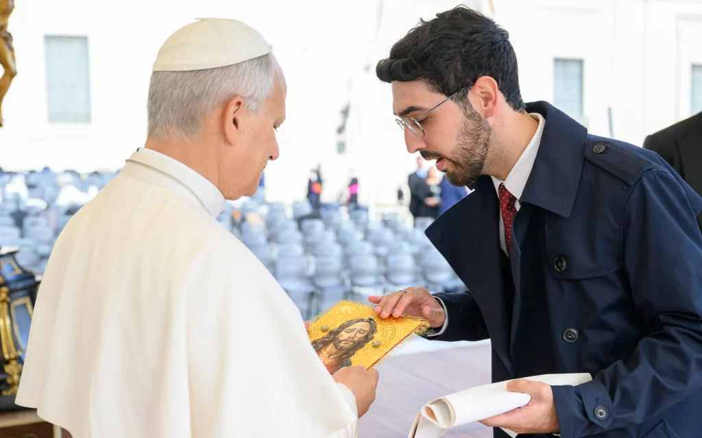 Alejandro Martín Caballero, autor del cartel anunciador de las Fiestas del Rosario 2026